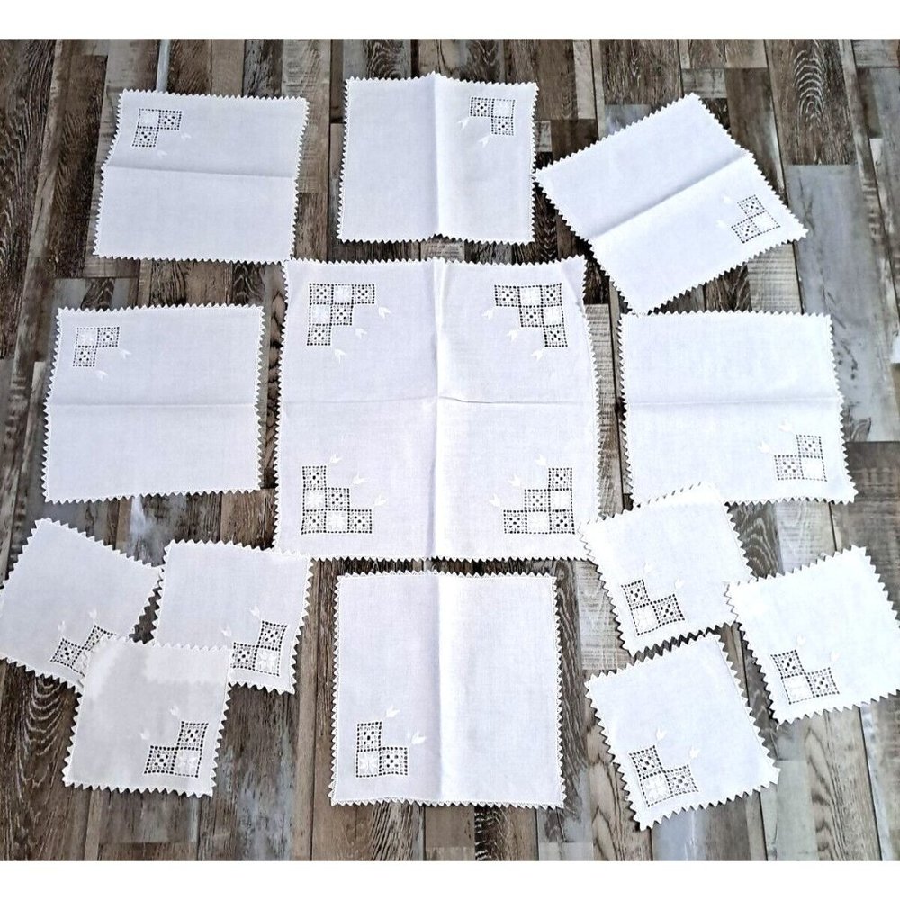 VTG Luncheon Tea Place Settings White Linen Placemat Centerpiece Lace Cottage